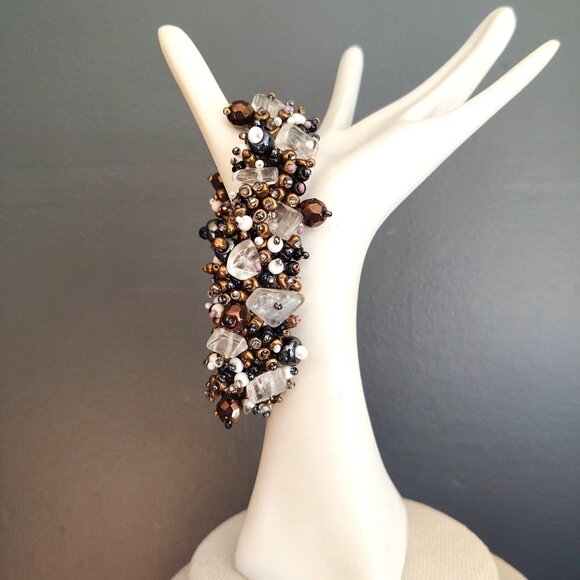 Seed bead and bead magnetic closure bracelet - Picture 2 of 14